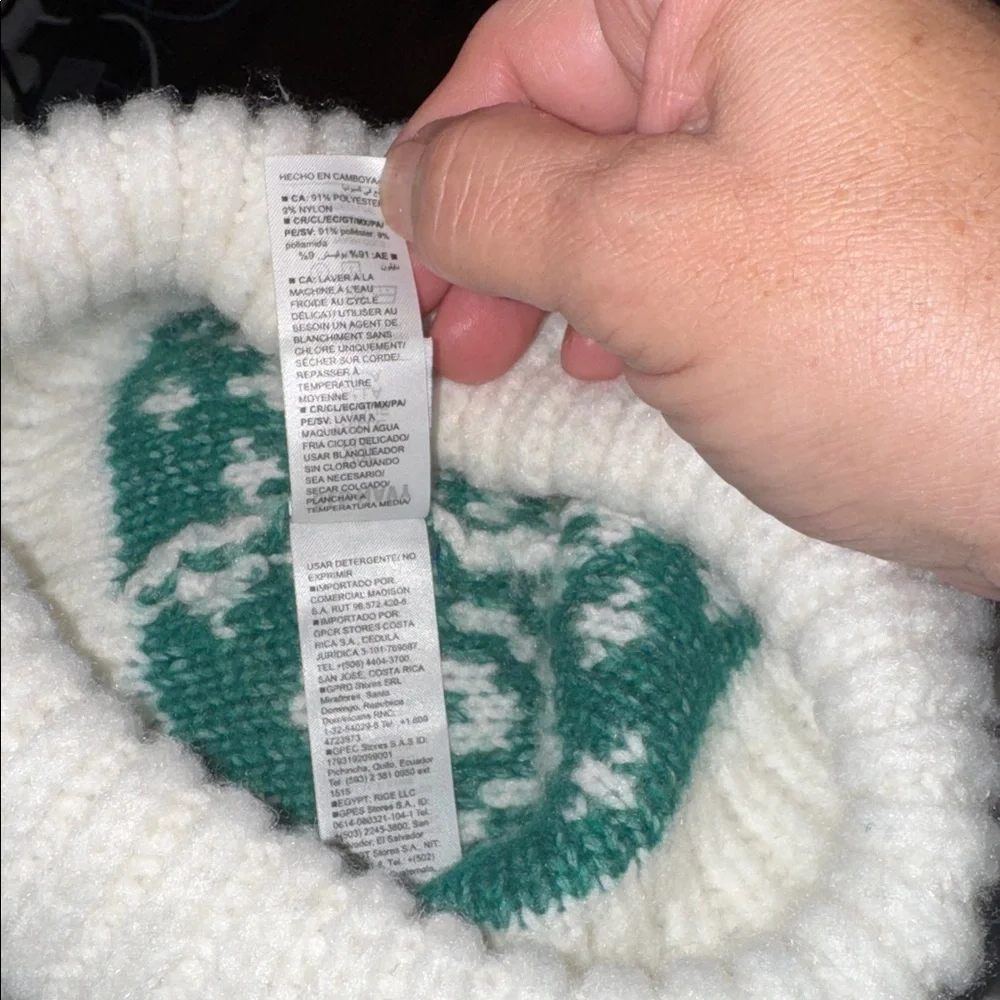 Old Navy Colorful Knit Pom-Pom Fleece Beanie